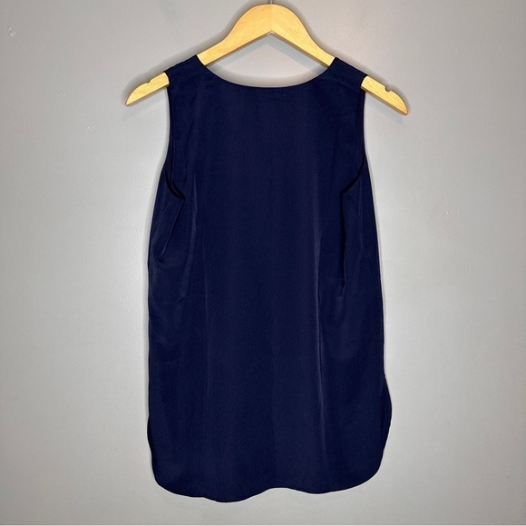 NWT Ann Taylor Navy Blue Vneck sleeveless blouse - Picture 6 of 7